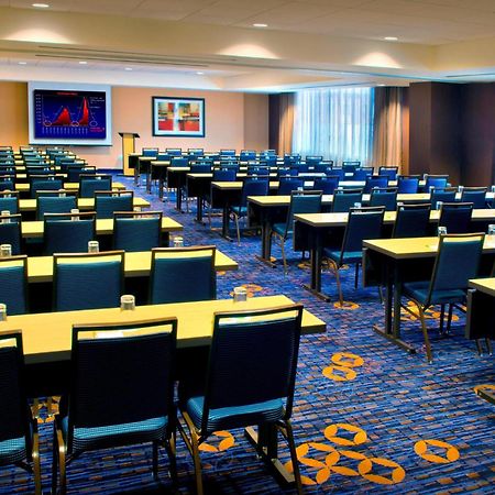 Отель Courtyard By Marriott Newark Downtown Экстерьер фото