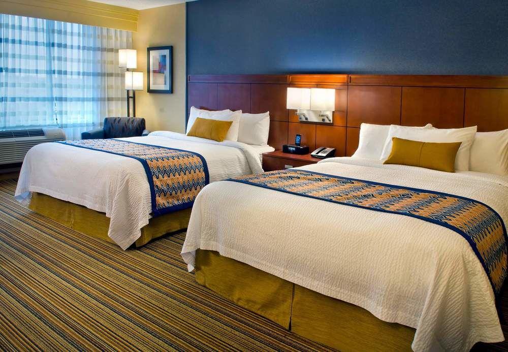 Отель Courtyard By Marriott Newark Downtown Экстерьер фото