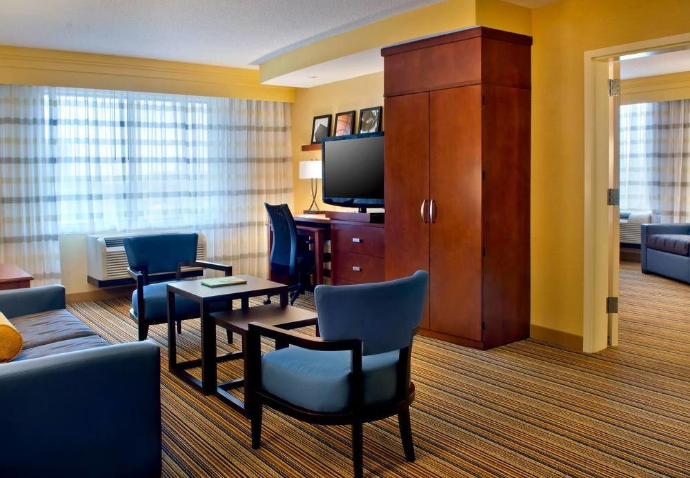 Отель Courtyard By Marriott Newark Downtown Экстерьер фото