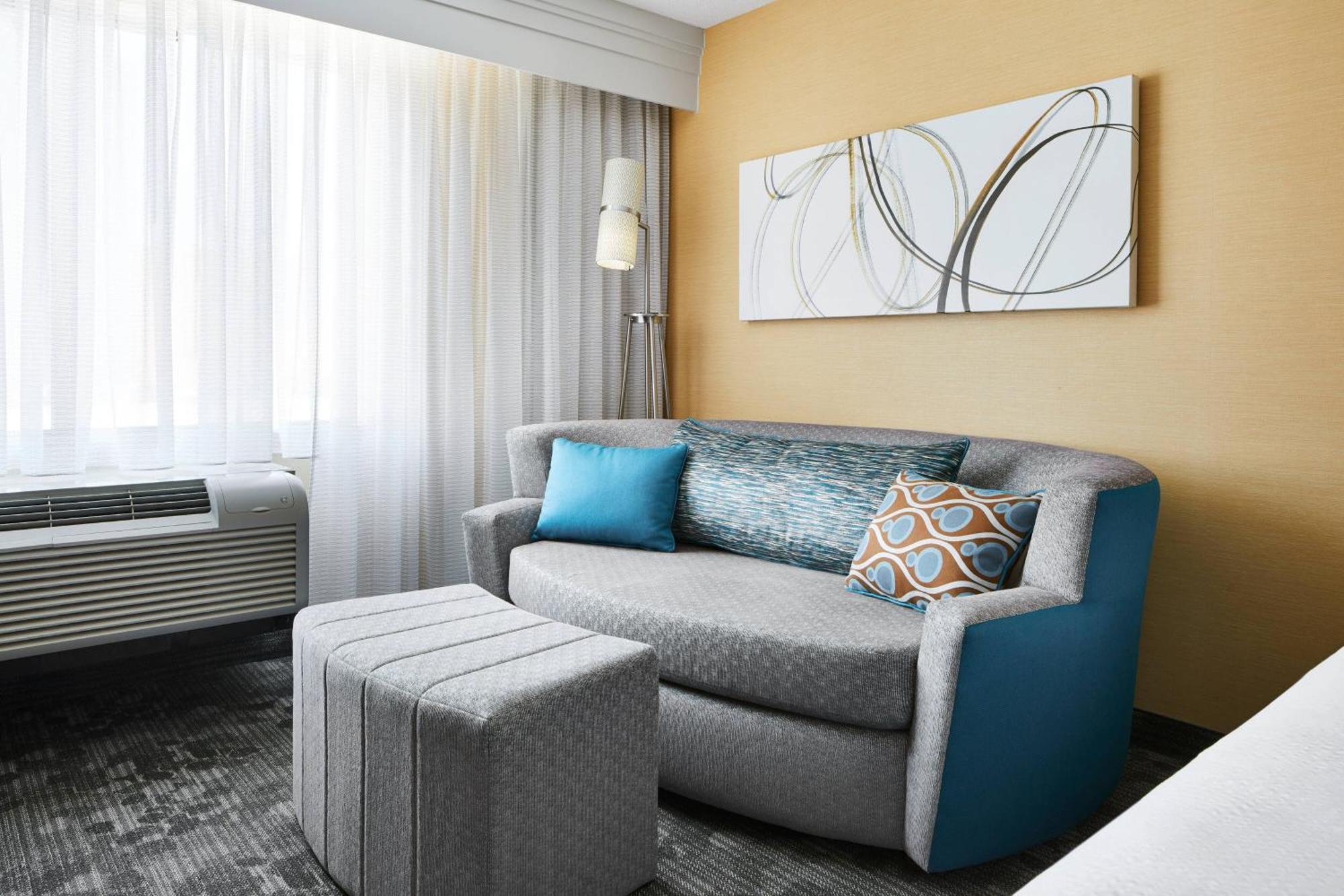 Отель Courtyard By Marriott Newark Downtown Экстерьер фото