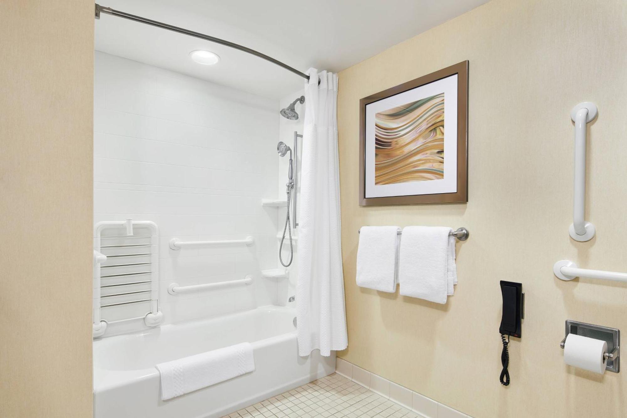 Отель Courtyard By Marriott Newark Downtown Экстерьер фото